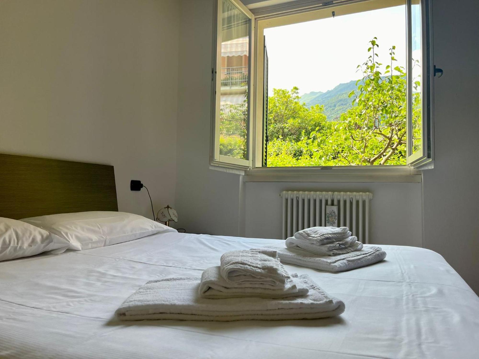 Apartment With Garden And Garage Dongo - Larihome A28 Εξωτερικό φωτογραφία