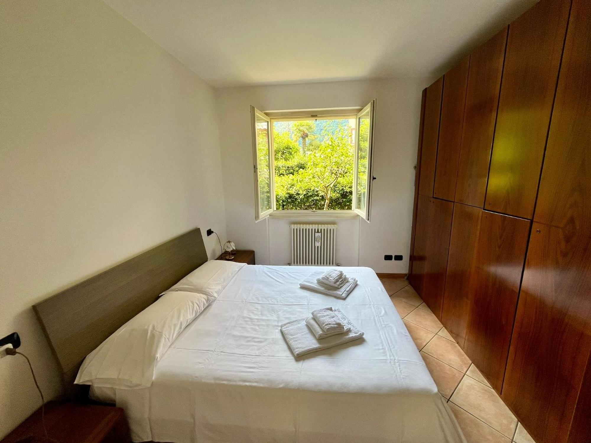 Apartment With Garden And Garage Dongo - Larihome A28 Εξωτερικό φωτογραφία